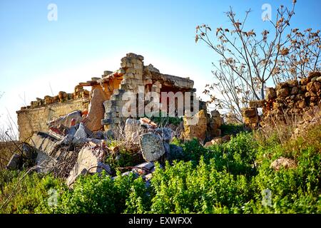 Casa distrutta dal terremoto del 1968, Sicilia, Italia Foto Stock