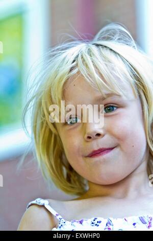 Ragazza sorridente Foto Stock