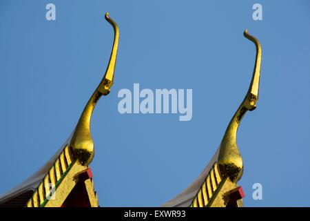 Golden Roof creste di Wat Po, Bangkok, Thailandia Foto Stock