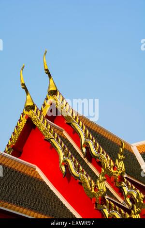 Golden Roof creste di Wat Po, Bangkok, Thailandia Foto Stock