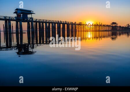 U Bein Bridge, Amarapura, Myanmar, Asia Foto Stock