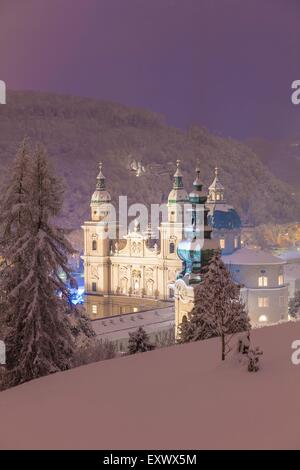 Il duomo di Salisburgo e il monastero di San Pietro, Salisburgo, Austria, Europa Foto Stock