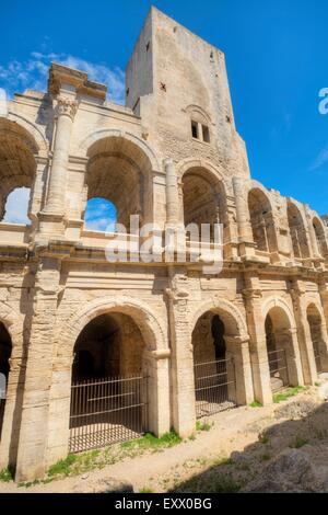 Anfiteatro romano, Arles, Bouches-du-Rhone, Provenza - Alpes-Cote d Azur, in Francia, in Europa Foto Stock