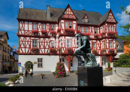 Il municipio e la statua der Denker, Nassau, Renania-Palatinato, Germania, Europa Foto Stock