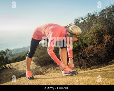 Donna scarpa di legatura Foto Stock