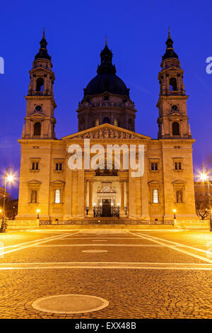 Santo Stefano e la sua Basilica illuminato quadrato Foto Stock