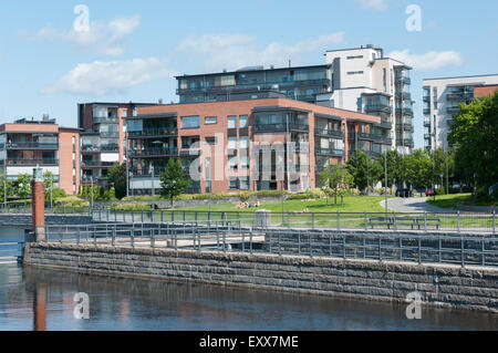 Edifici di appartamenti costruito sul vecchio Finlayson cotonificio a Tampere in Finlandia Foto Stock