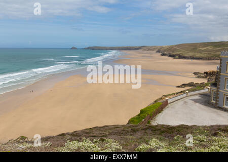 Perranporth beach Cornwall Inghilterra REGNO UNITO uno dei migliori Cornish spiagge per il surf Foto Stock