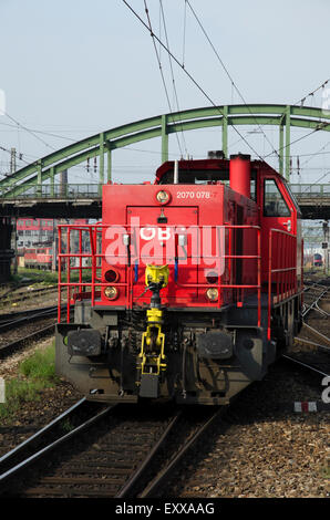 Di derivazione elettrica locomotore Wien Westbahnhof vienna west station austria Foto Stock