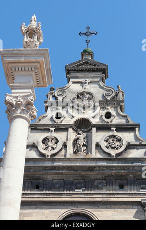 Bernardino chiesa e monastero costruito nel 1600 - 1620 a Lviv, Ucraina. Lviv centro storico è sul Patrimonio Mondiale UNESCO Foto Stock