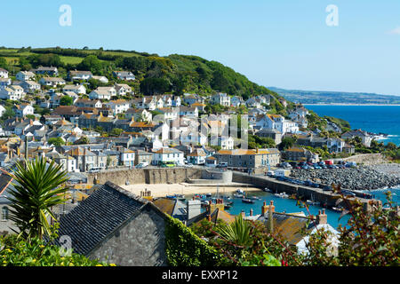 Il villaggio costiero di Mousehole in Cornovaglia, England, Regno Unito Foto Stock