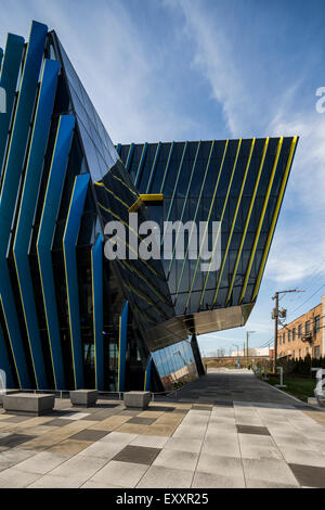 Dettaglio della parte esterna, El Centro urbano, campus Northeastern Illinois University, Avondale, Chicago, Illinois, Stati Uniti d'America Foto Stock