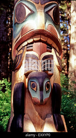 Il totem pole a Totem Pole Park, Sitka,Alaska Foto Stock