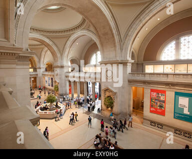 NEW YORK - 26 Maggio 2015: il Metropolitan Museum of Art si trova nella città di New York è il più grande museo di arte in Stati Uniti Foto Stock