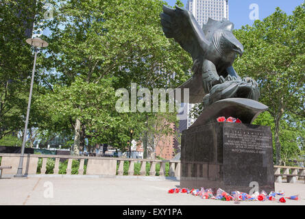 NEW YORK - 27 Maggio 2015: una guerra mondiale II War Memorial, East Coast Memorial commemora i soldati degli Stati Uniti che sono morti nelle zone costiere w Foto Stock