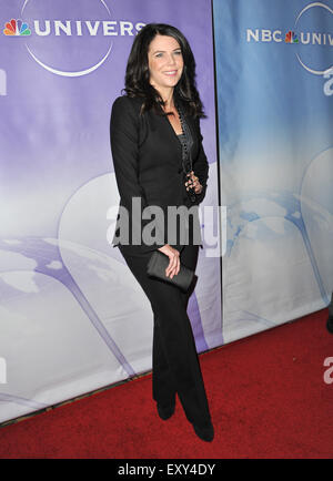 PASADENA, CA - 13 gennaio 2011: Lauren Graham - star di 'genitorialità" - presso la NBC Universal Inverno 2011 Press Tour presso il Langham Huntington Hotel, Pasadena. Foto Stock