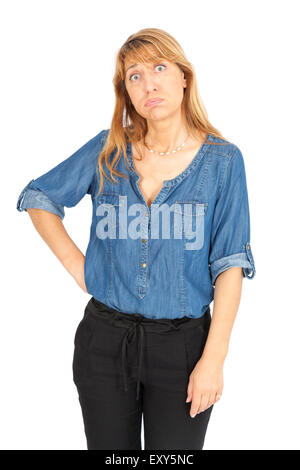 Bella imprenditrice facendo espressioni diverse in diversi set di vestiti: stanchi Foto Stock