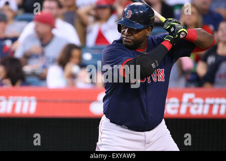 Los Angeles, California, USA. 17 Luglio, 2015. Luglio 17, 2015: Boston Red Sox designato hitter David Ortiz #34 pipistrelli nel gioco tra Boston Red Sox e Los Angeles gli angeli di Anaheim, Angel Stadium di Anaheim, CA, fotografo: Pietro Joneleit Credito: Cal Sport Media/Alamy Live News Foto Stock