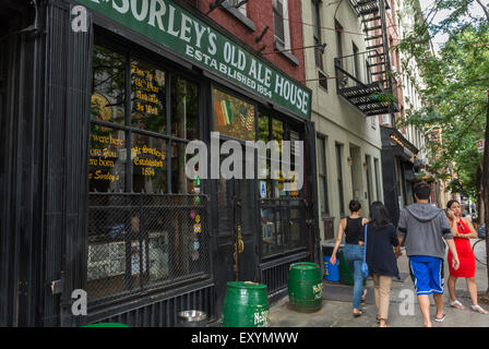 New York City, NY, USA, East Village Scenes, Manhattan District, McSorley's Old Ale House Bar, Shop Front, il più antico Bar della città, Street scene d'epoca degli stati uniti Foto Stock