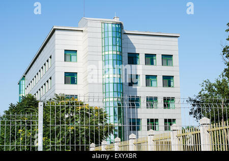 Grande e moderno edificio nuova architettura Foto Stock