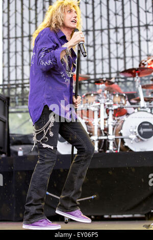 Oshkosh, Wisconsin, Stati Uniti d'America. 16 Luglio, 2015. Il cantante DAVID COVERDALE dei Whitesnake suona dal vivo con la sua band al Rock usa music festival di Oshkosh, Wisconsin © Daniel DeSlover/ZUMA filo/Alamy Live News Foto Stock