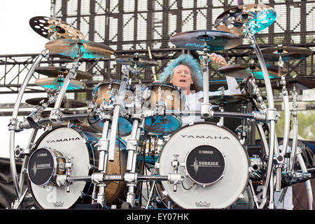 Oshkosh, Wisconsin, Stati Uniti d'America. 16 Luglio, 2015. Il batterista TOMMY ALDRIDGE di Whitesnake suona dal vivo al Rock usa music festival di Oshkosh, Wisconsin © Daniel DeSlover/ZUMA filo/Alamy Live News Foto Stock