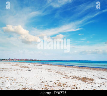 Putzu Idu spiaggia un giorno nuvoloso Foto Stock