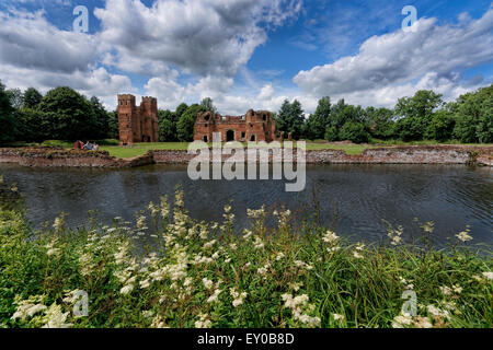 Kirby Muxloe Castello è incompiuta moated fortificato del XV secolo Manor House di Kirby Muxloe, Leicestershire, Inghilterra Foto Stock