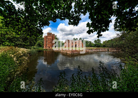 Kirby Muxloe Castello è incompiuta moated fortificato del XV secolo Manor House di Kirby Muxloe, Leicestershire, Inghilterra Foto Stock