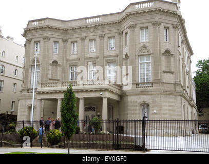 Washington, DC, Stati Uniti d'America. Il 15 luglio 2015. Sezione di Interessi di Cuba - sotto la protezione giuridica della Svizzera - in Washington, DC, Stati Uniti d'America, 15 luglio 2015. L'ambasciata cubana è programmata per iniziare le operazioni in questo edificio il 20 luglio 2015 a seguito della formale ripristino delle relazioni diplomatiche tra Stati Uniti e Cuba. Foto: Petra Kaminsky/dpa/Alamy Live News Foto Stock