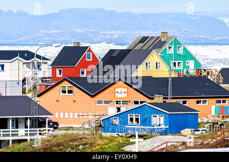 Ilulissat - Agosto 18, 2012: vista dell'edificio colorato di Ilulissat. Foto Stock