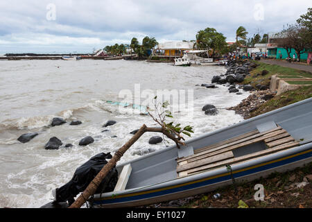 Naufragio causata dal passaggio dell uragano Ida a Big Corn Island, Nicaragua Foto Stock