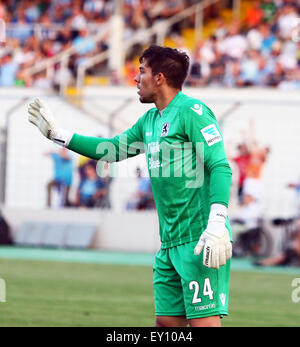 Monaco di Baviera, Germania. 18 Luglio, 2015. Il portiere Stefan ORTEGA (Muenchen).pre stagione amichevole.1860 Muenchen vs Swansea City, .Muenchent, stadio di Gruenwalder Street, Luglio 18th, 2015.Il tedesco della seconda squadra del campionato con tanto di tradizioni riceve la Premier League team di Swansea City, © Wolfgang Fehrmann/Wolfgang Fehrmann/ZUMA filo/Alamy Live News Foto Stock