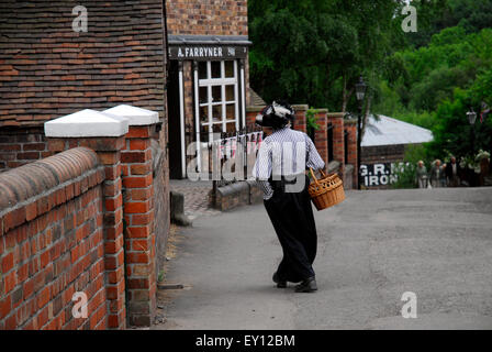 Scena di strada a Blists Hill ,cittadina in stile vittoriano Museum, uno dei dieci musei che formano il Ironbridge Gorge Musei, Telford Shropshire, Inghilterra GB UK Foto Stock