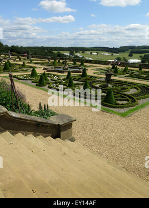 La terrazza al Harewood House, Nr Leeds, nello Yorkshire, Regno Unito Foto Stock