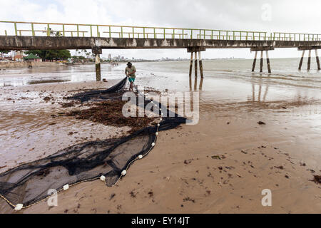 Agosto 2009 ,Joao Pessoa, Pernambuco, Brasile - Fisherman Foto Stock