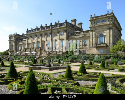 La terrazza al Harewood House, Nr Leeds, nello Yorkshire, Regno Unito Foto Stock