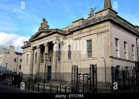 Londonderry (Derry) courthouse, Vescovo Street è stato costruito nel 1813. Foto Stock