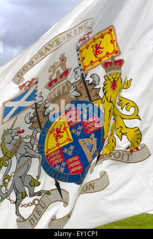 Hoghton Tower, chorley, lancashire, Regno Unito. 19 Luglio, 2015. "Dio salva il re' Standard di battaglia nella battaglia di Preston - l'ultima battaglia sul suolo inglese. Questo anno vede il trecentesimo anniversario della ultima battaglia sul suolo inglese e un momento decisivo nella prima salita giacobita. La battaglia di Preston (9-14 novembre 1715), a cui si fa riferimento anche come la lotta di Preston, fu combattuta durante la rivolta giacobita di salita 1715 (spesso indicato come il primo Giacobita Rising, o la ribellione da parte dei sostenitori del governo Hanoverian). Credito: CernanElias/Alamy Live News Foto Stock