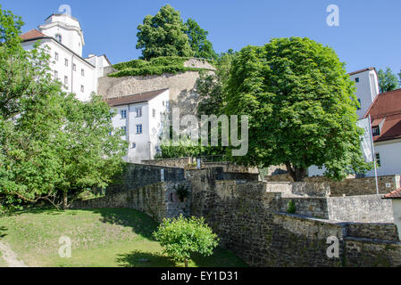 Veste Oberhaus è una fortezza che è stata fondata nel 1219 e, per la maggior parte del suo tempo, servita come roccaforte del Vescovo di Passau Foto Stock