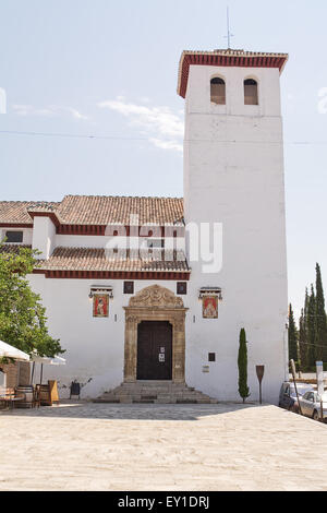 Chiesa di San Miguel Bajo nel quartiere Albayzin di Granada (Spagna) Foto Stock