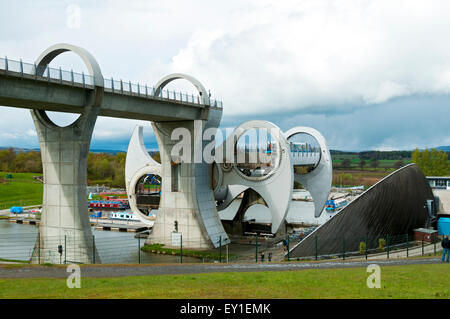 Il Falkirk Wheel, il primo al mondo e solo ruotando boat lift, Falkirk, Scotland, Regno Unito Foto Stock