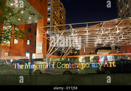 Il Museo di Arte Contemporanea di Los Angeles, California, downtown di notte. Foto Stock