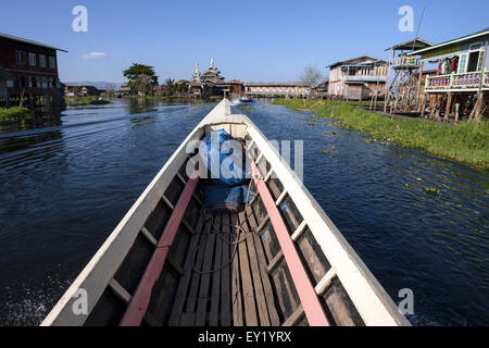 Gita in barca sul Lago Inle, palafitte, Lago Inle, Stato Shan, Myanmar Foto Stock