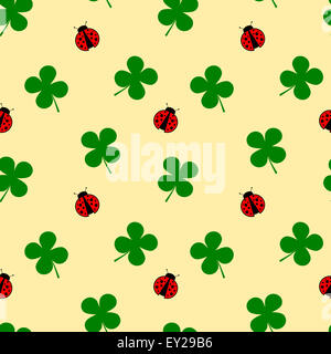 Ladybug e quattro leaf clover seamless pattern buona fortuna illustrazione Foto Stock