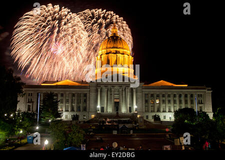 Fuochi d'artificio in Missouri Capitol nella Città di Jefferson, Missouri Foto Stock