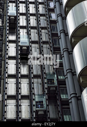 Lloyds Building Ascensori, Londra, Regno Unito Foto Stock