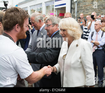 Padstow, Cornwall, Regno Unito. Il 20 luglio 2015. Il Duca e la duchessa di Cornovaglia di iniziare la loro visita annuale al Ducato a Padstow. Credito: Simon Maycock/Alamy Live News Foto Stock