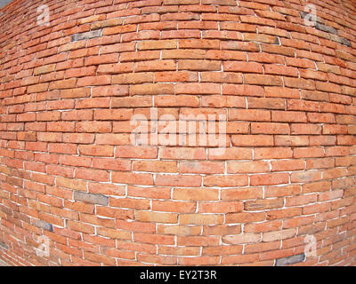 Parete rossa di un vecchio mattone da ampio angolo di vista fisheye Foto Stock