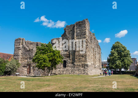 Resti del castello normanno Canterbury Kent REGNO UNITO Foto Stock